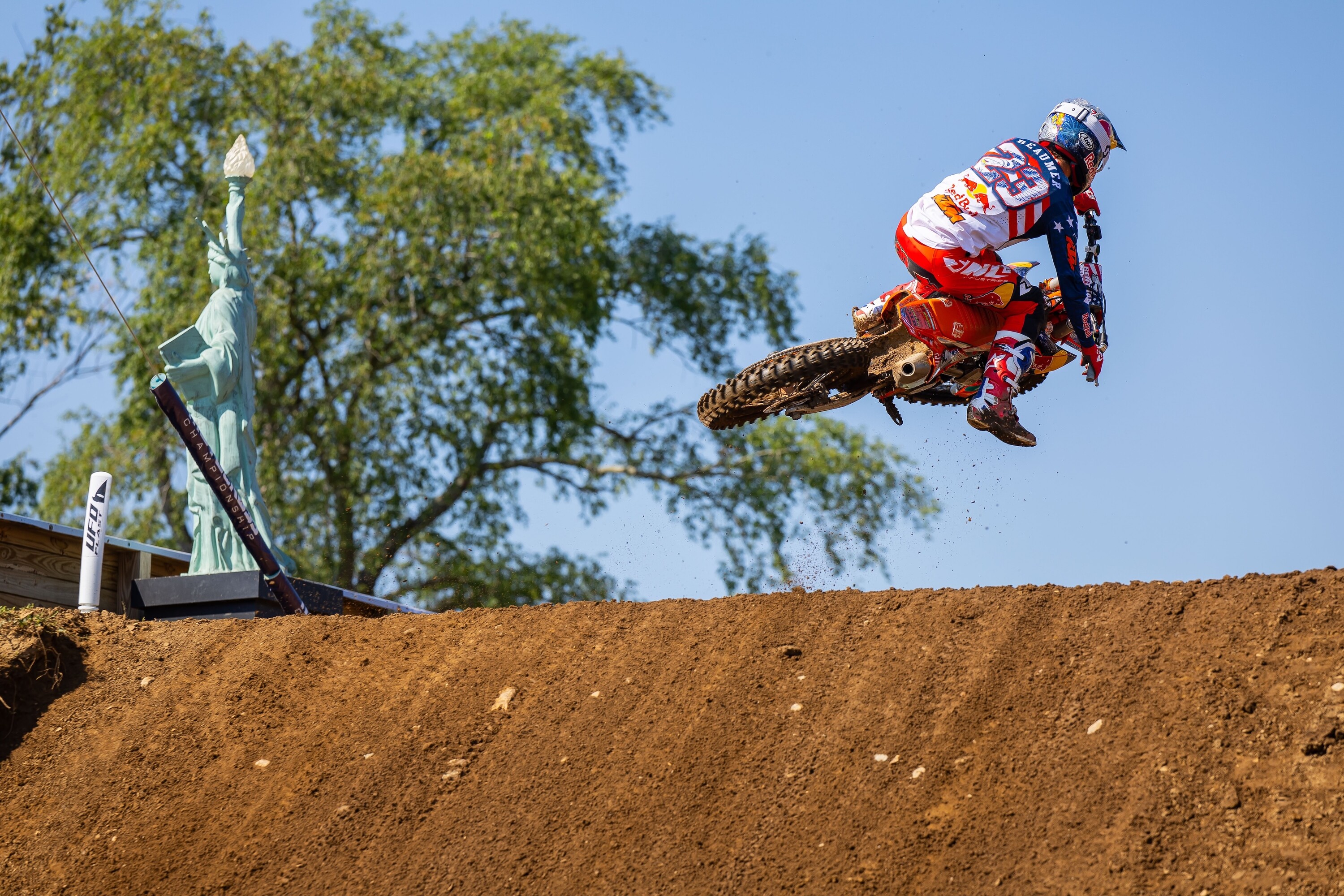 Beaumer_AlignMedia_MX25_RedBud_026